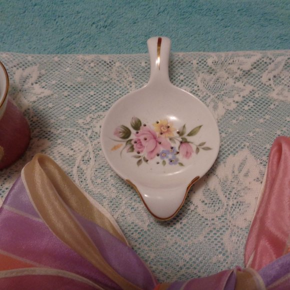 BARBIECORE PAST ROMANCE PORCELAIN, SILK, STICKERS & SUCH LOT - Picture 6 of 11